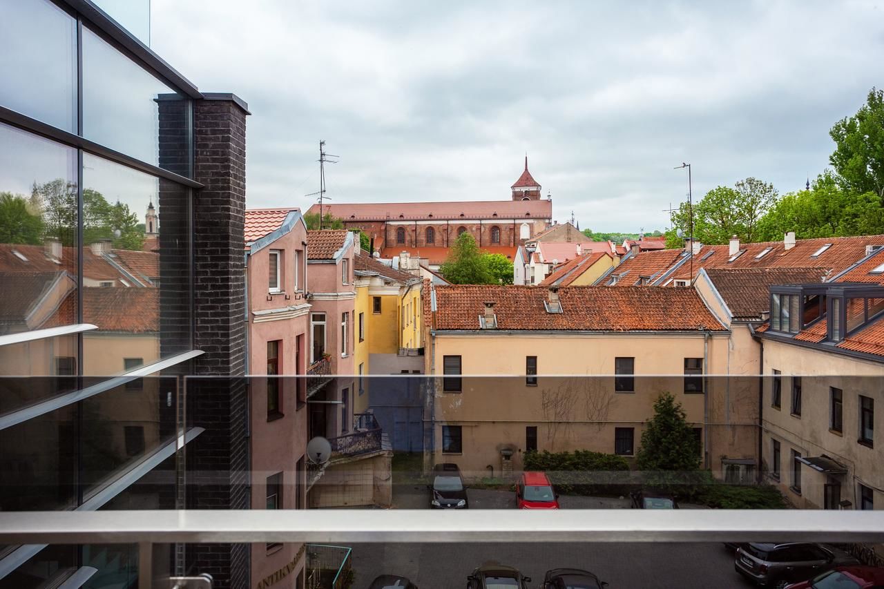 Апартаменты Luxurious Kaunas Basilica Apartment in Old Town by Houseys Каунас-25